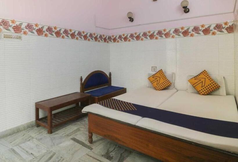 Flagship Hotel Maitry