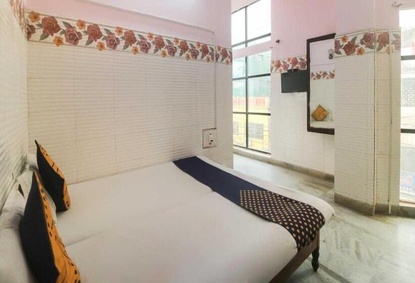 Flagship Hotel Maitry