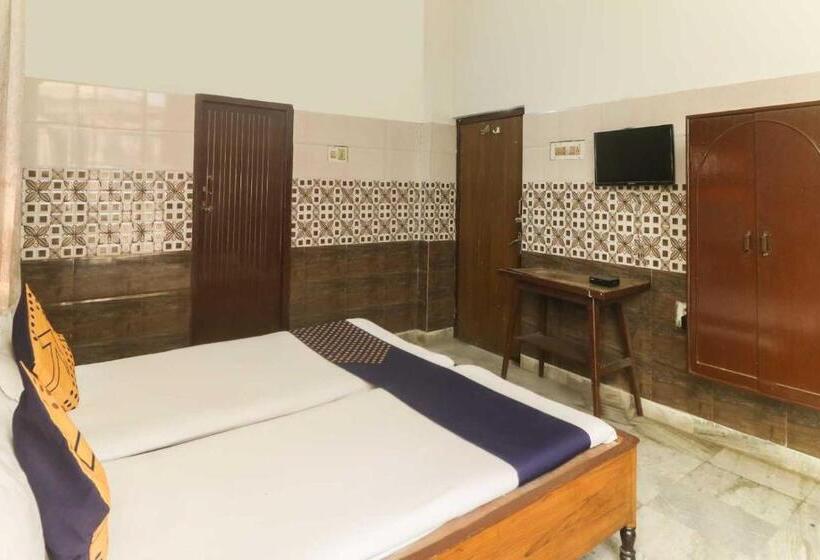 Flagship Hotel Maitry