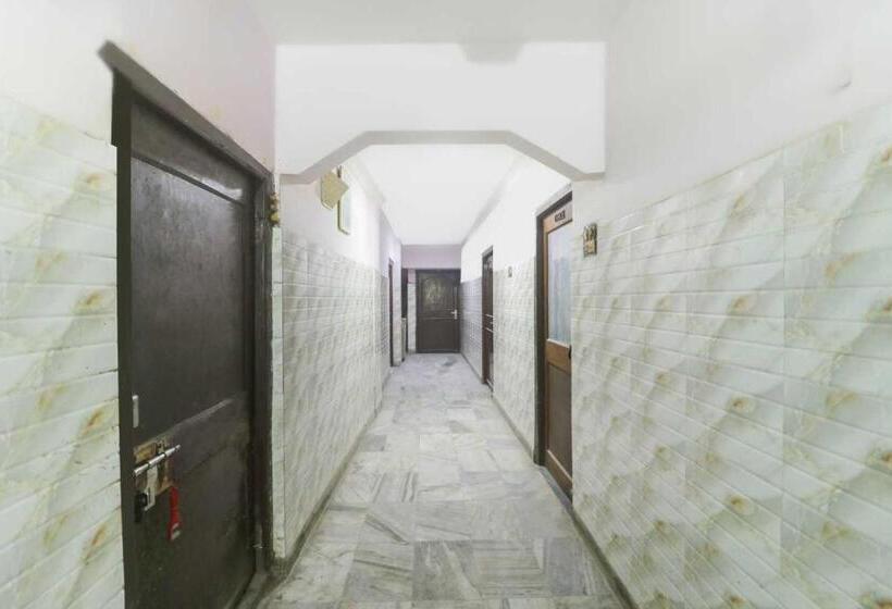 Flagship Hotel Maitry