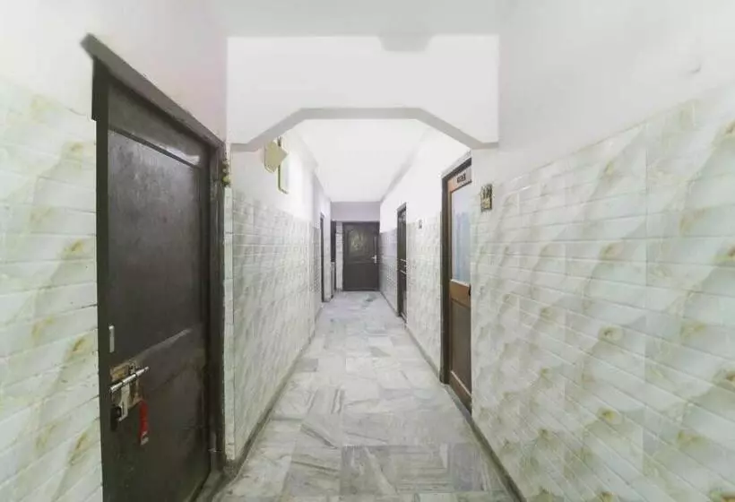 Flagship Hotel Maitry