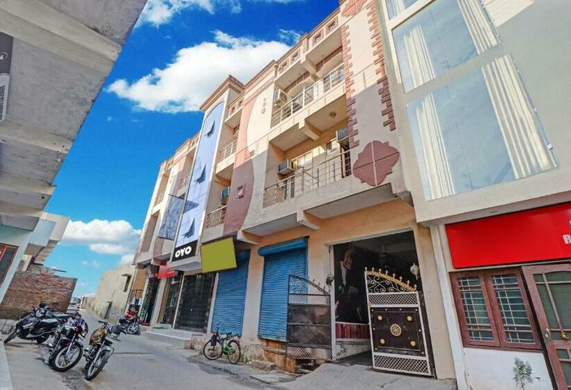 فندق Oyo Flagship 80887  Holiday Inn