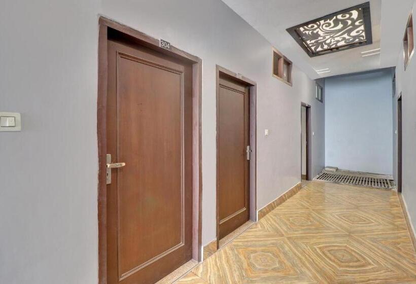 فندق Oyo Flagship 80887  Holiday Inn