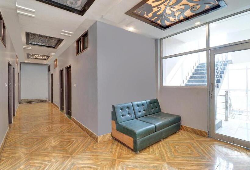 فندق Oyo Flagship 80887  Holiday Inn