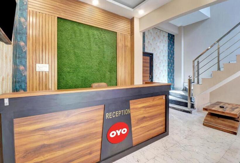 فندق Oyo Flagship 80887  Holiday Inn
