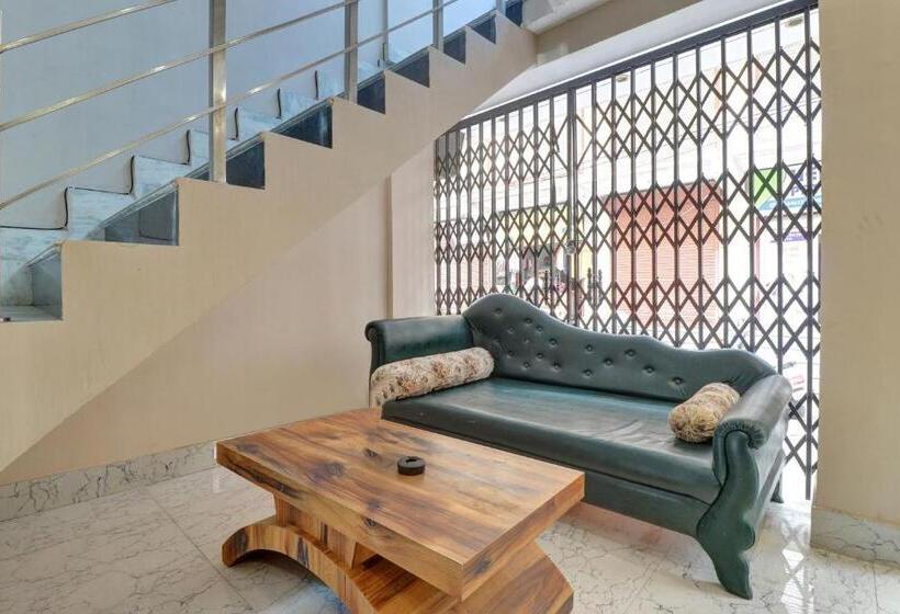 فندق Oyo Flagship 80887  Holiday Inn