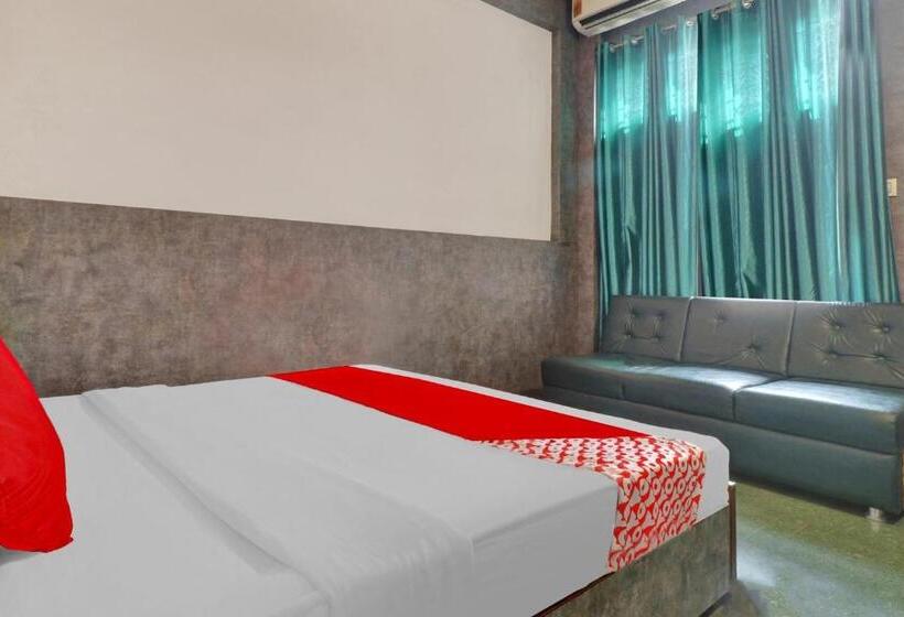 فندق Oyo Flagship 80887  Holiday Inn