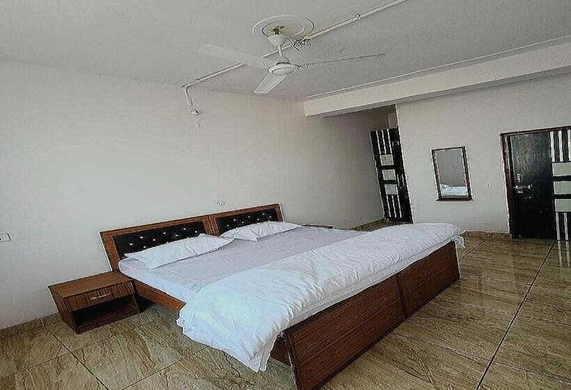 Pop New Hotel Hometown