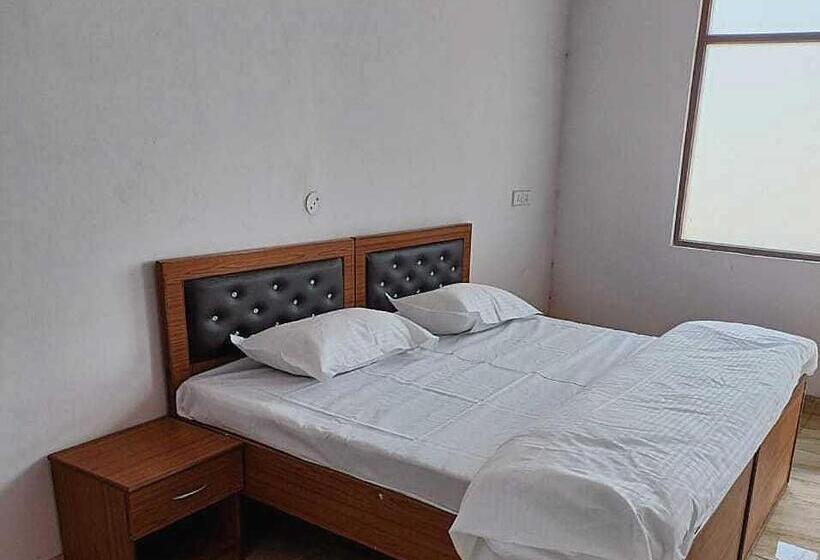 Pop New Hotel Hometown