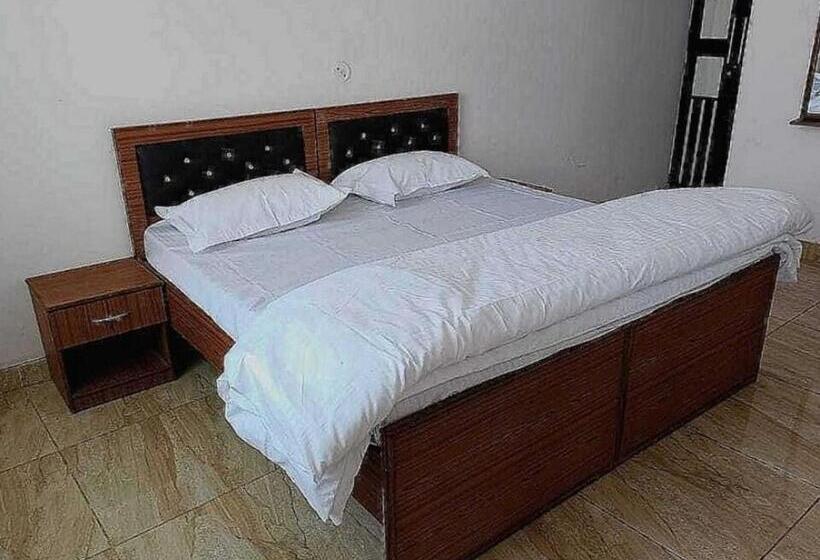 Pop New Hotel Hometown