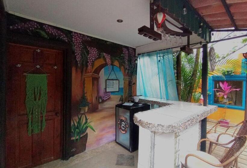 Nirvana Apartament Hostal