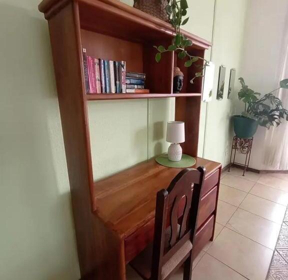 Nirvana Apartament Hostal