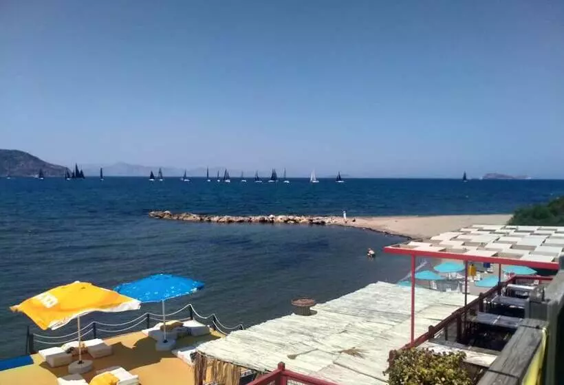 هتل Mar Beach