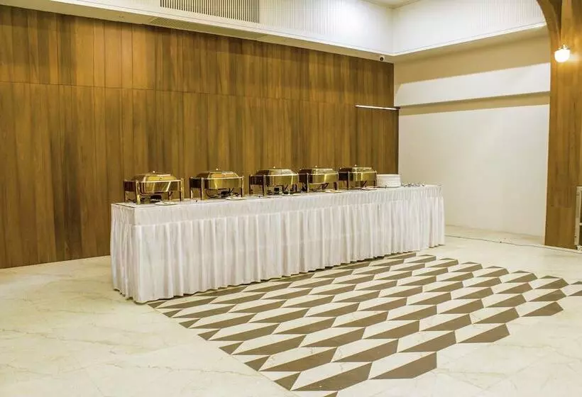 Keys Lite By Lemon Tree Hotels, Vadodara