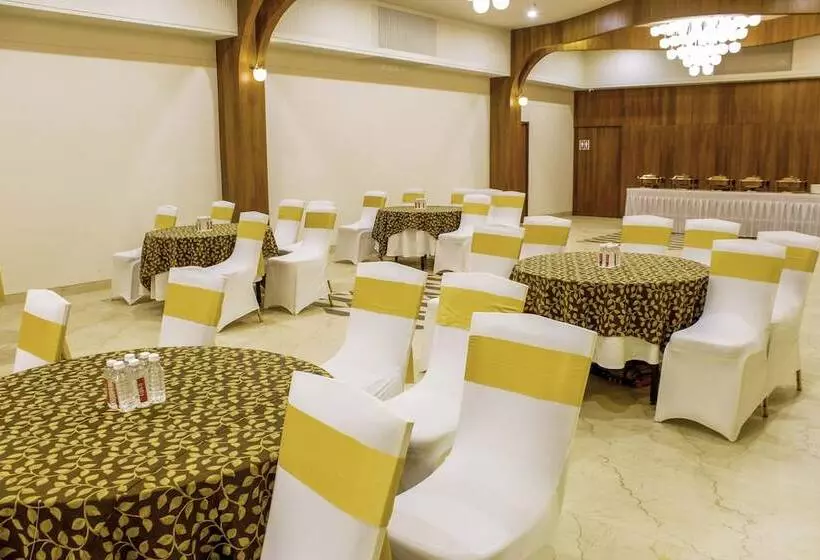 Keys Lite By Lemon Tree Hotels, Vadodara