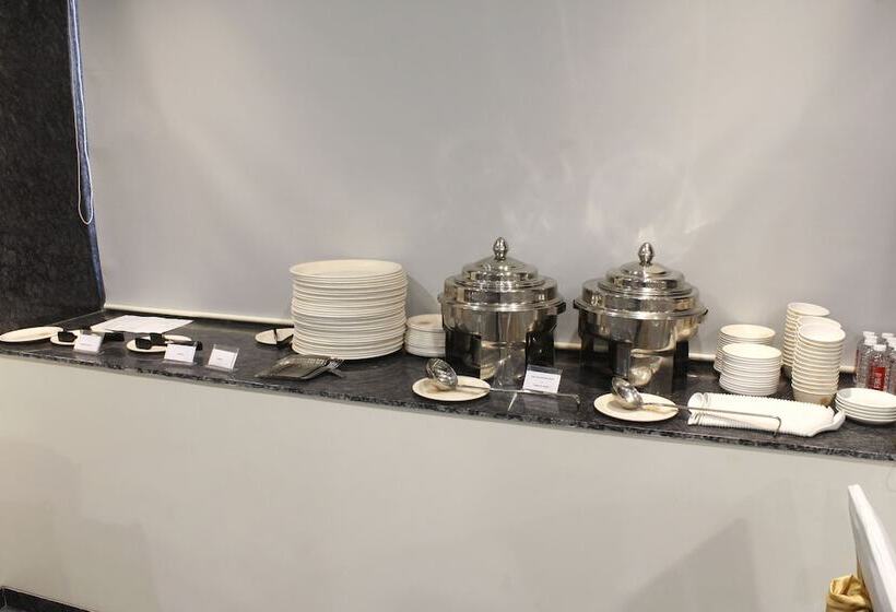 Keys Lite By Lemon Tree Hotels, Vadodara