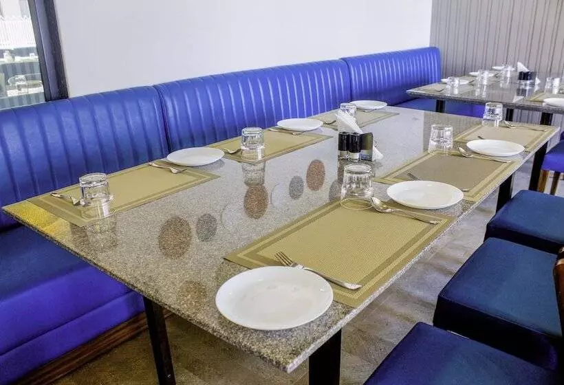 Keys Lite By Lemon Tree Hotels, Vadodara