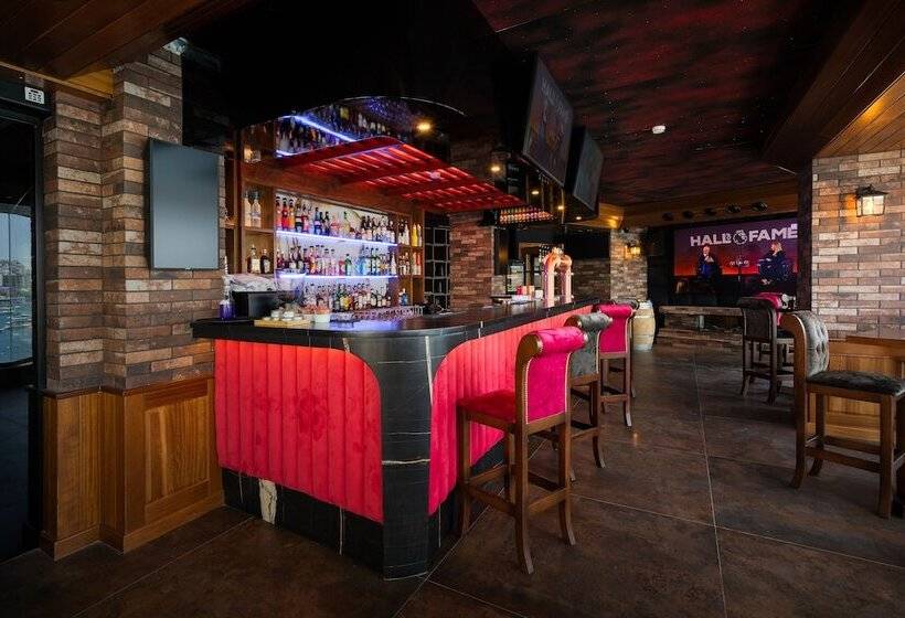 هتل Ushuaia Playa Xemxija Boutique