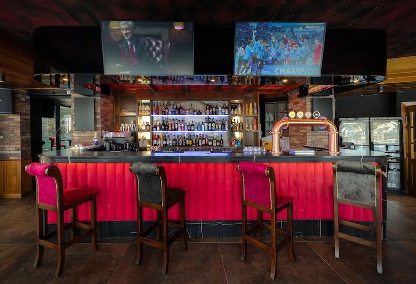 هتل Ushuaia Playa Xemxija Boutique