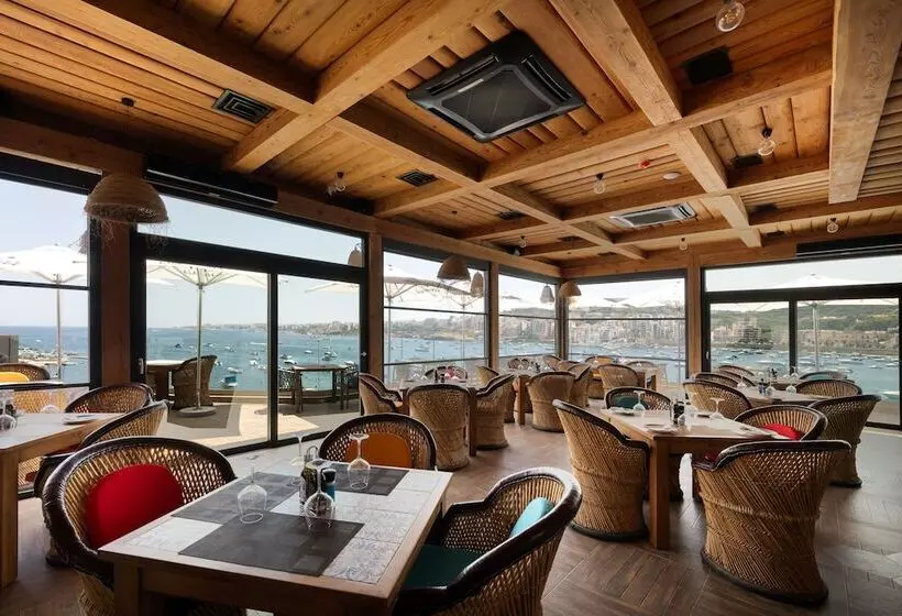 هتل Ushuaia Playa Xemxija Boutique