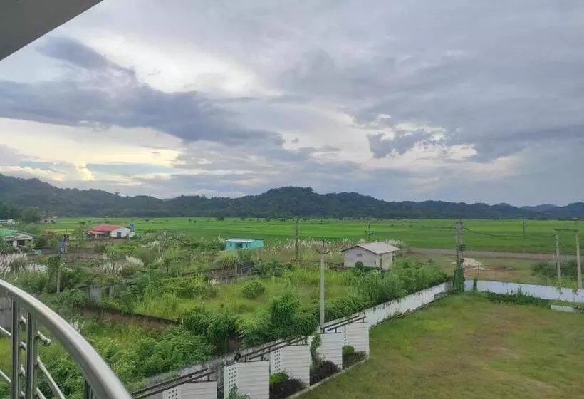 ホテル Mayur Gardens