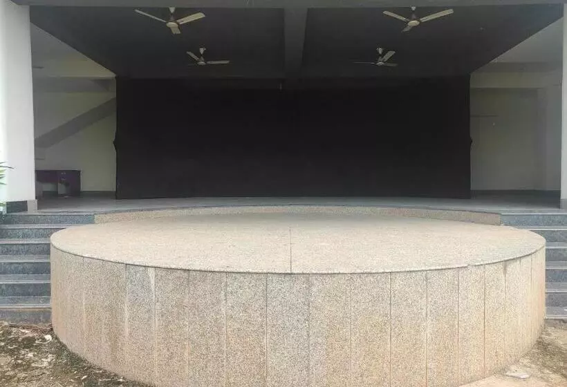 ホテル Mayur Gardens