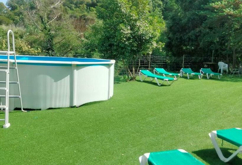 ユースホステル Rural Sant Llop