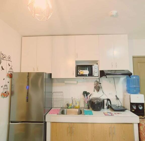 ホテル Caren 8 Spatial Condo Maa 2br Fully Furnished Wtih Unli Pool Access