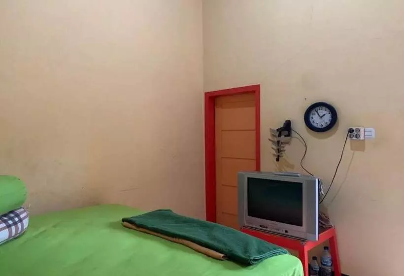 Hotelli Oyo 90770 Wisma Rima Melati