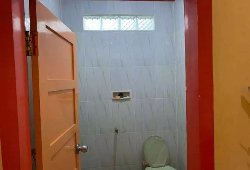 Hotelli Oyo 90770 Wisma Rima Melati