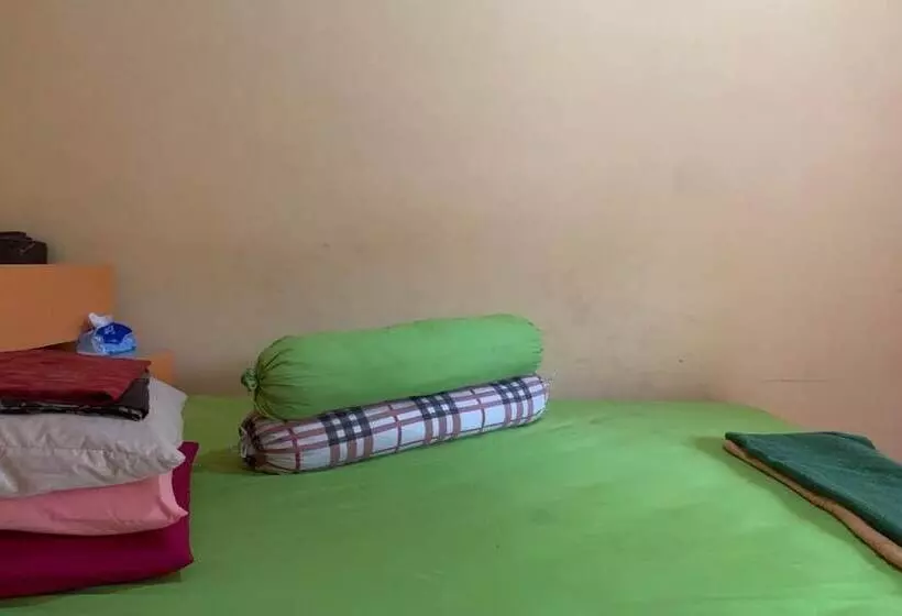 Hotelli Oyo 90770 Wisma Rima Melati