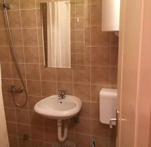 هاستل Banja Gornja Trepca Smestaj Grof