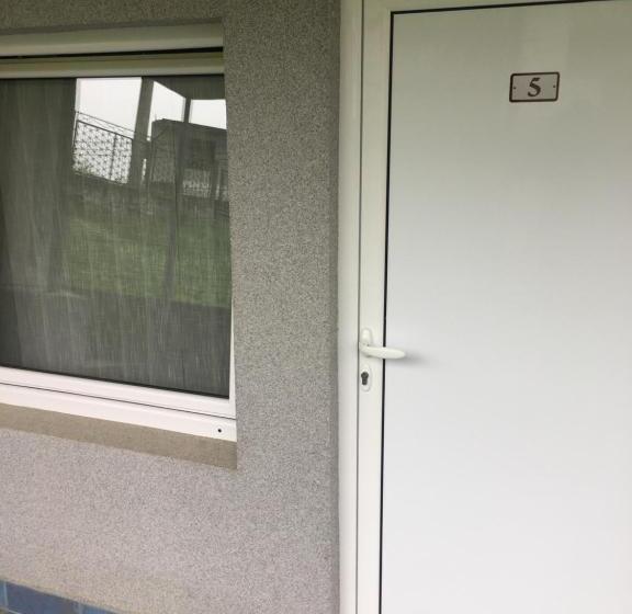 هاستل Banja Gornja Trepca Smestaj Grof