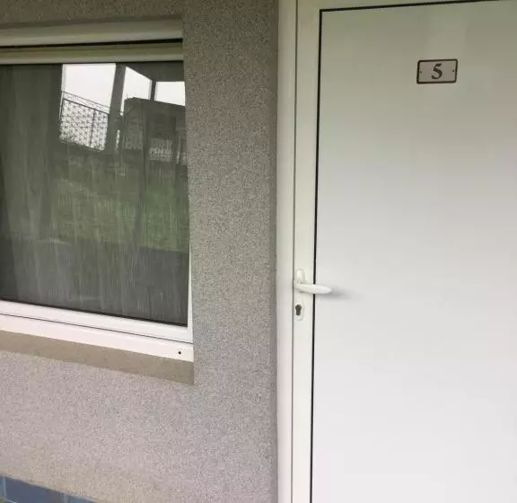 هاستل Banja Gornja Trepca Smestaj Grof