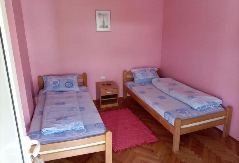 هاستل Banja Gornja Trepca Smestaj Grof