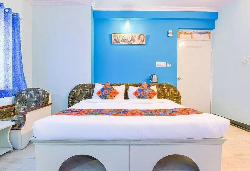 ホテル Fabexpress Anuja