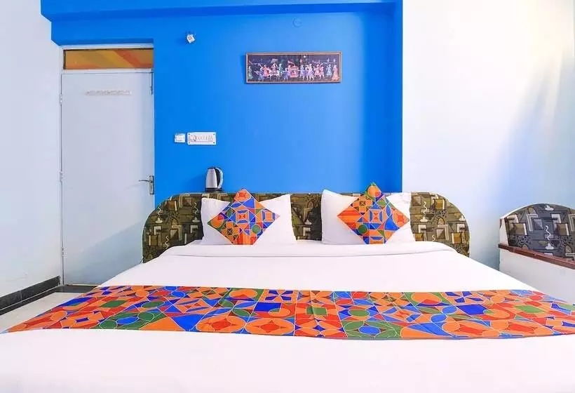 ホテル Fabexpress Anuja