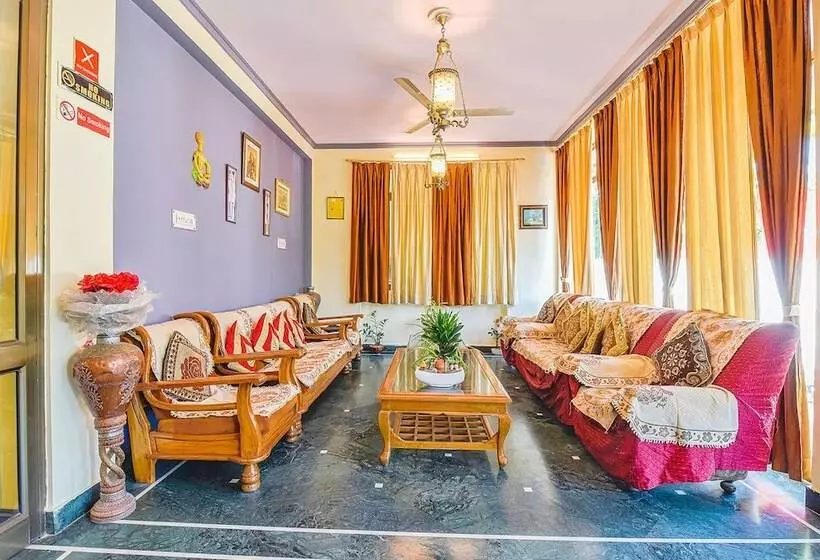 ホテル Fabexpress Anuja