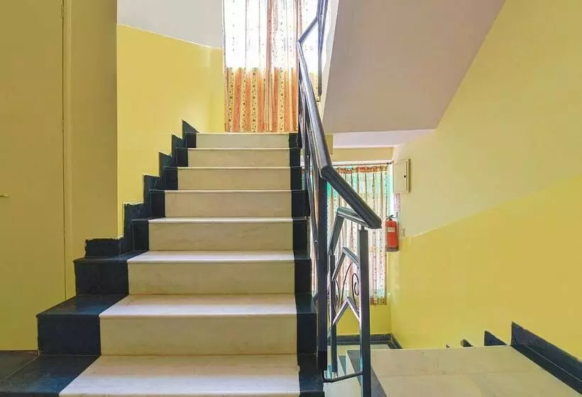 ホテル Fabexpress Anuja