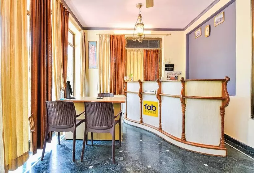 ホテル Fabexpress Anuja