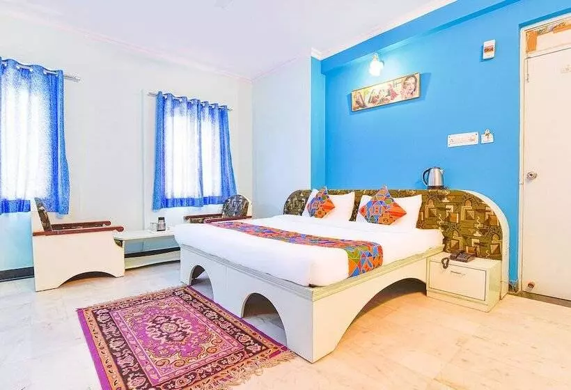 ホテル Fabexpress Anuja