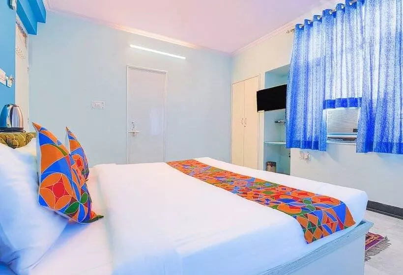 ホテル Fabexpress Anuja