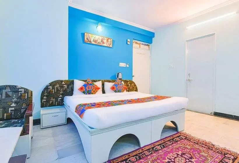 ホテル Fabexpress Anuja