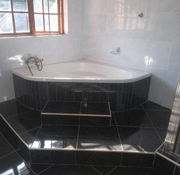 بنسيون Fourways Guest House