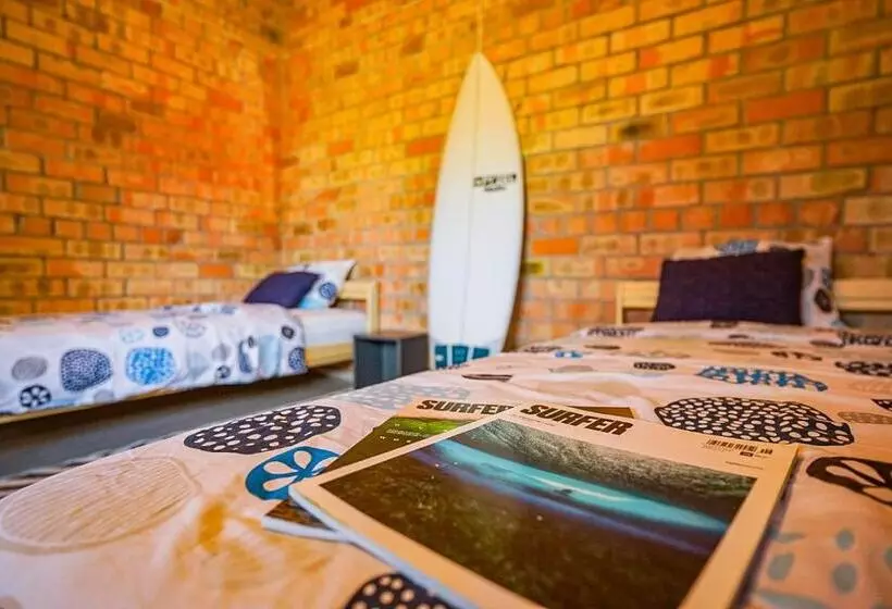 هاستل Surf Camp