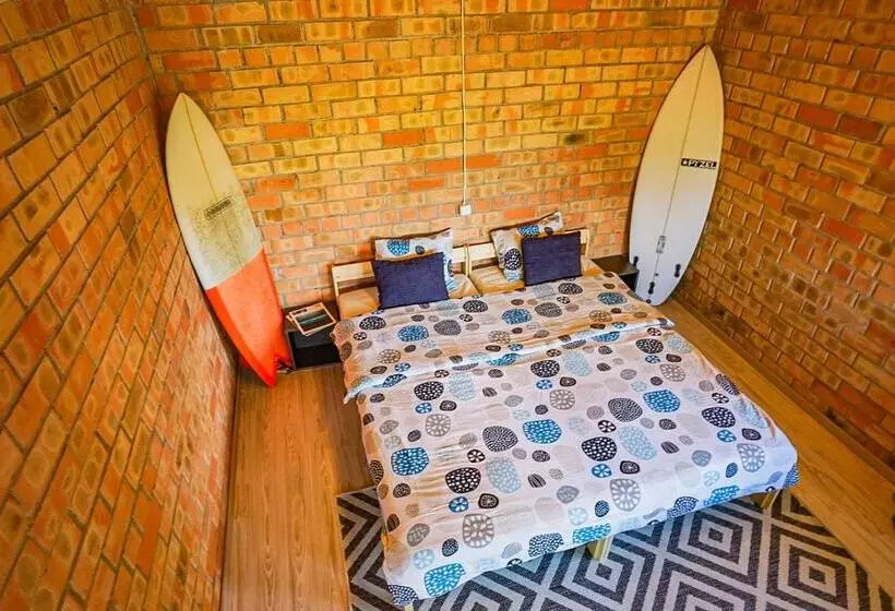 هاستل Surf Camp
