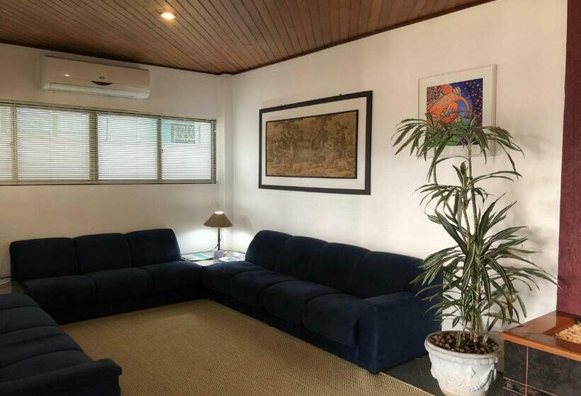 Otel Tobaccos Palace