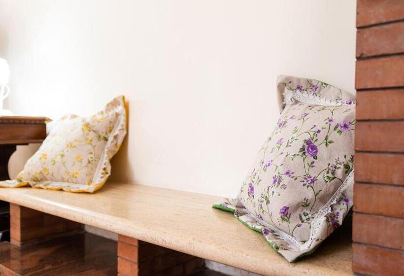 פנסיון Casa Ninina