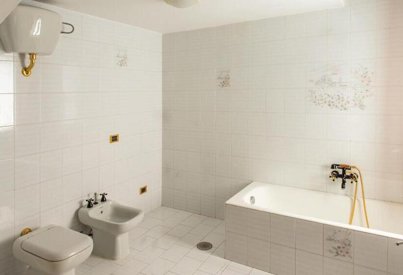 פנסיון Casa Ninina