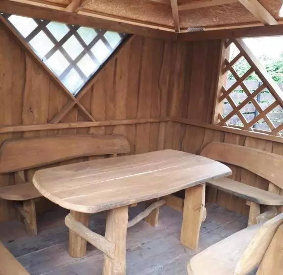 پانسیون Juro Guest House